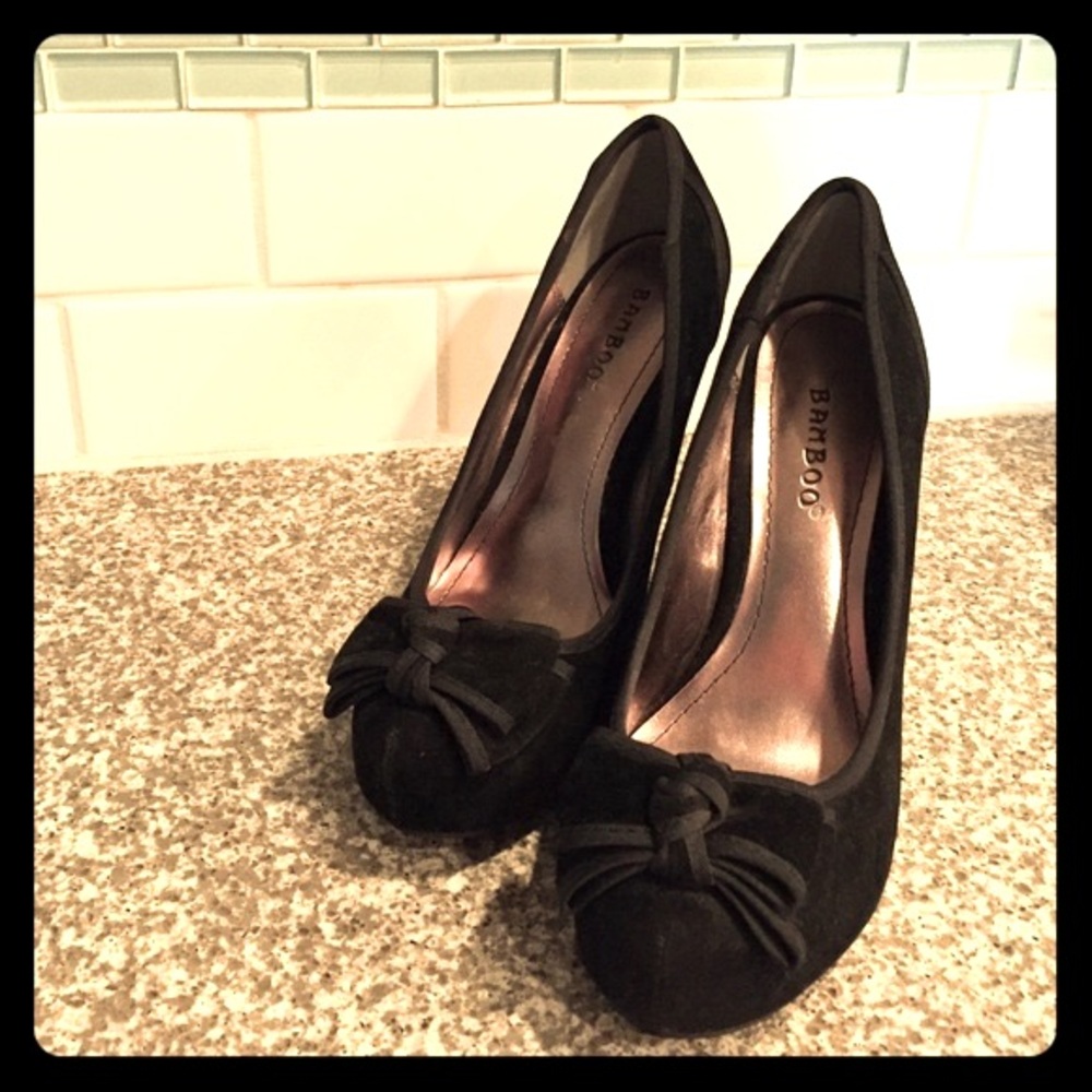 Black bow top heels